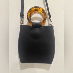 Bucket bag